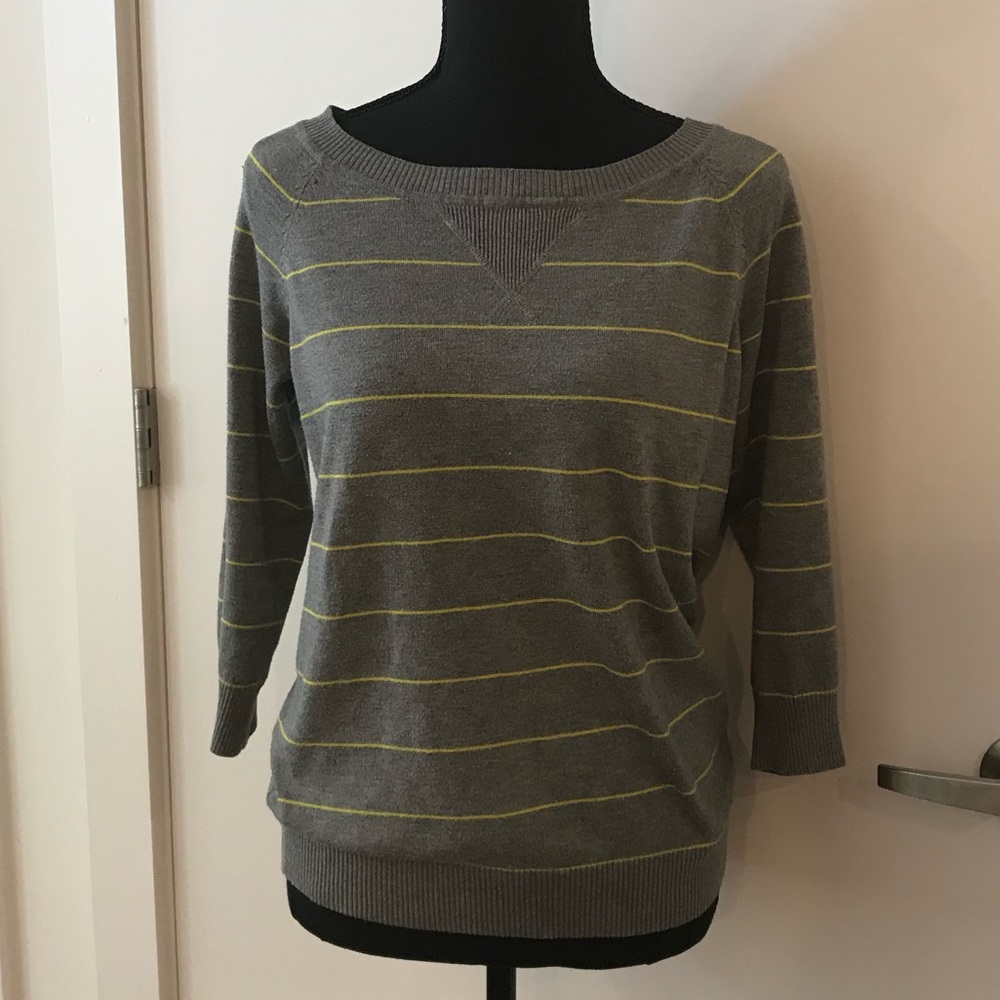 OneA 3/4 Sleeve Sweater Size Medium